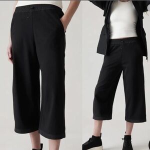 Athleta Triumph Hybrid Wide Leg Crop Pants